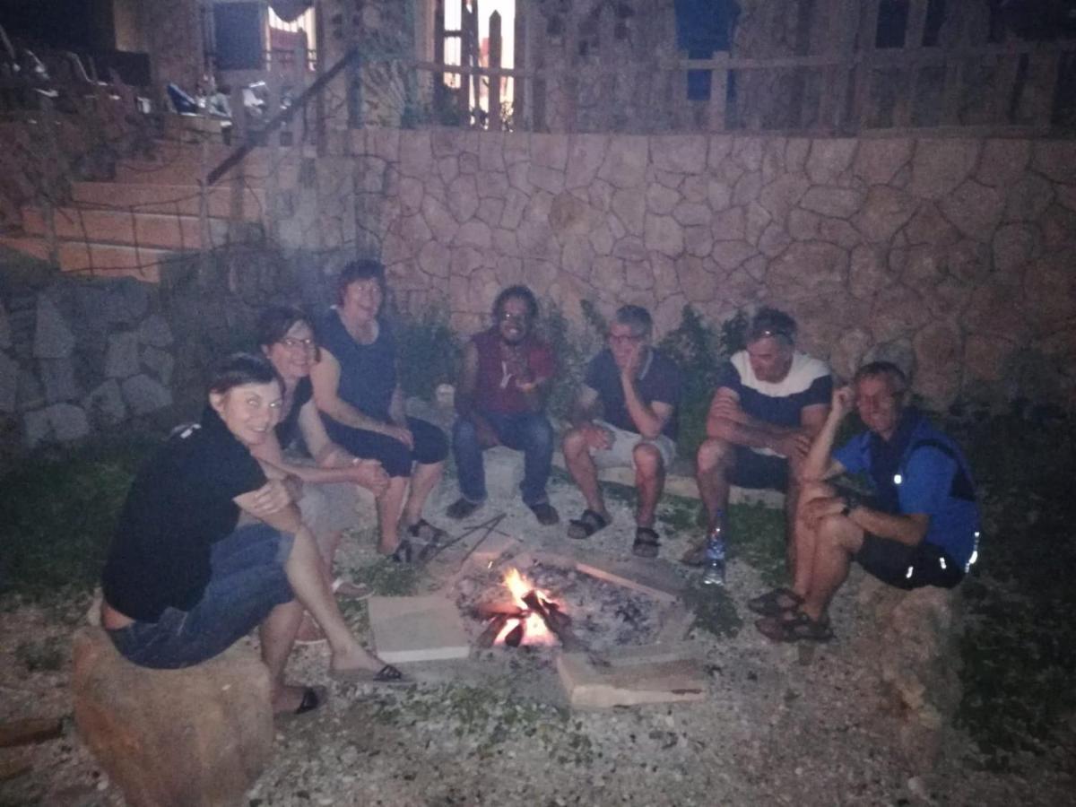 Al Hayy Happy Bedouin House Petra B&B 외부 사진